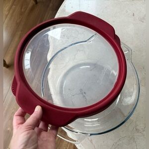 Vintage Anchor Hocking Clear Handled 9 in 2 QT Ovenware with truseal lid